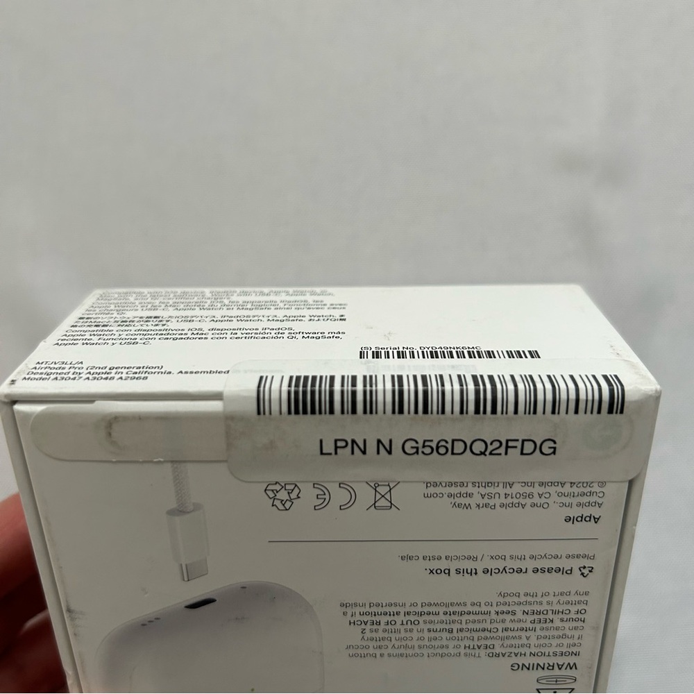 Apple AirPods Pro (2nd Generation) with MagSafe Charging Case - Picture 7 of 7